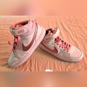 Nike high top big girl court
